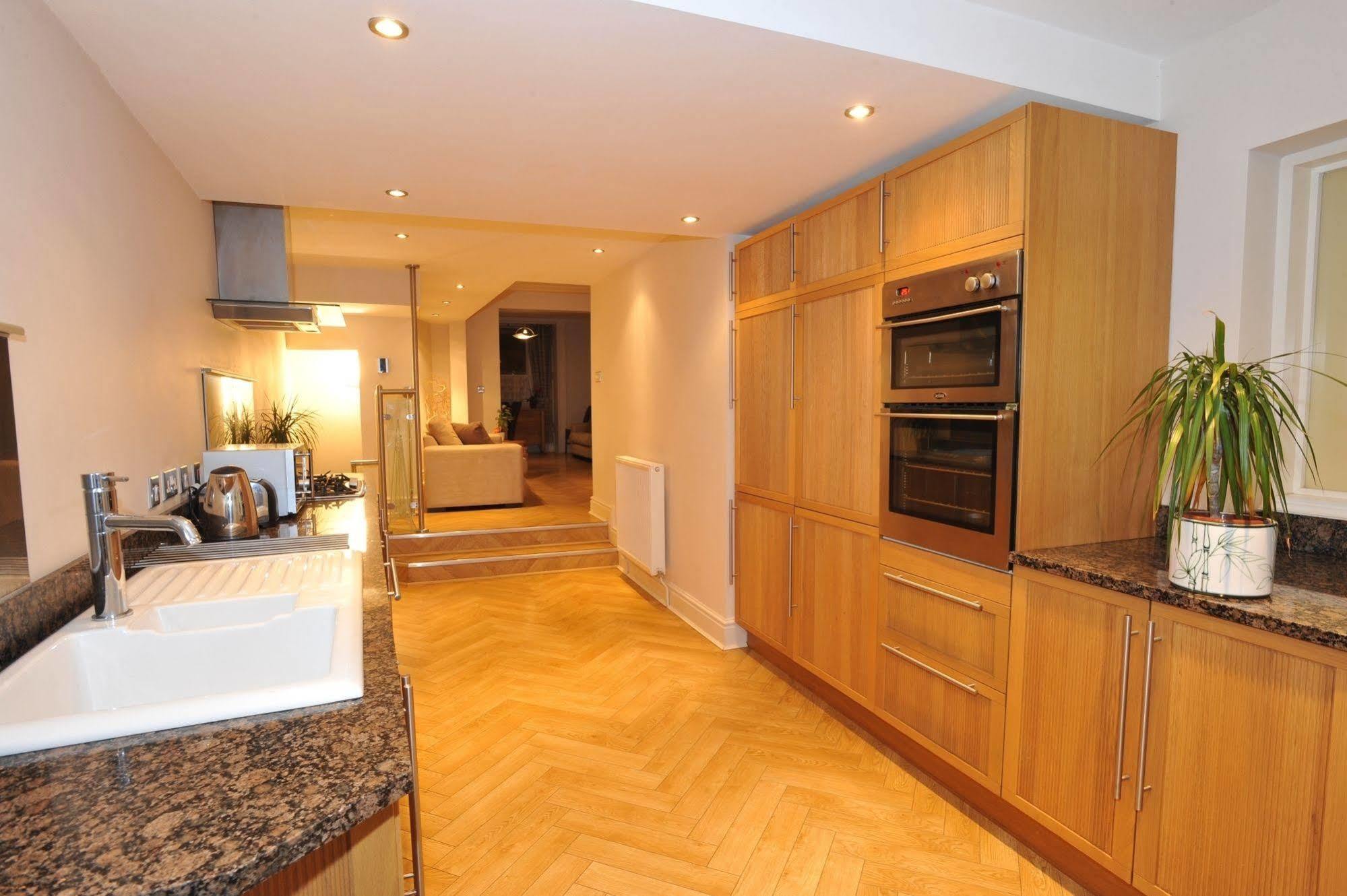 Chester Apartments Экстерьер фото