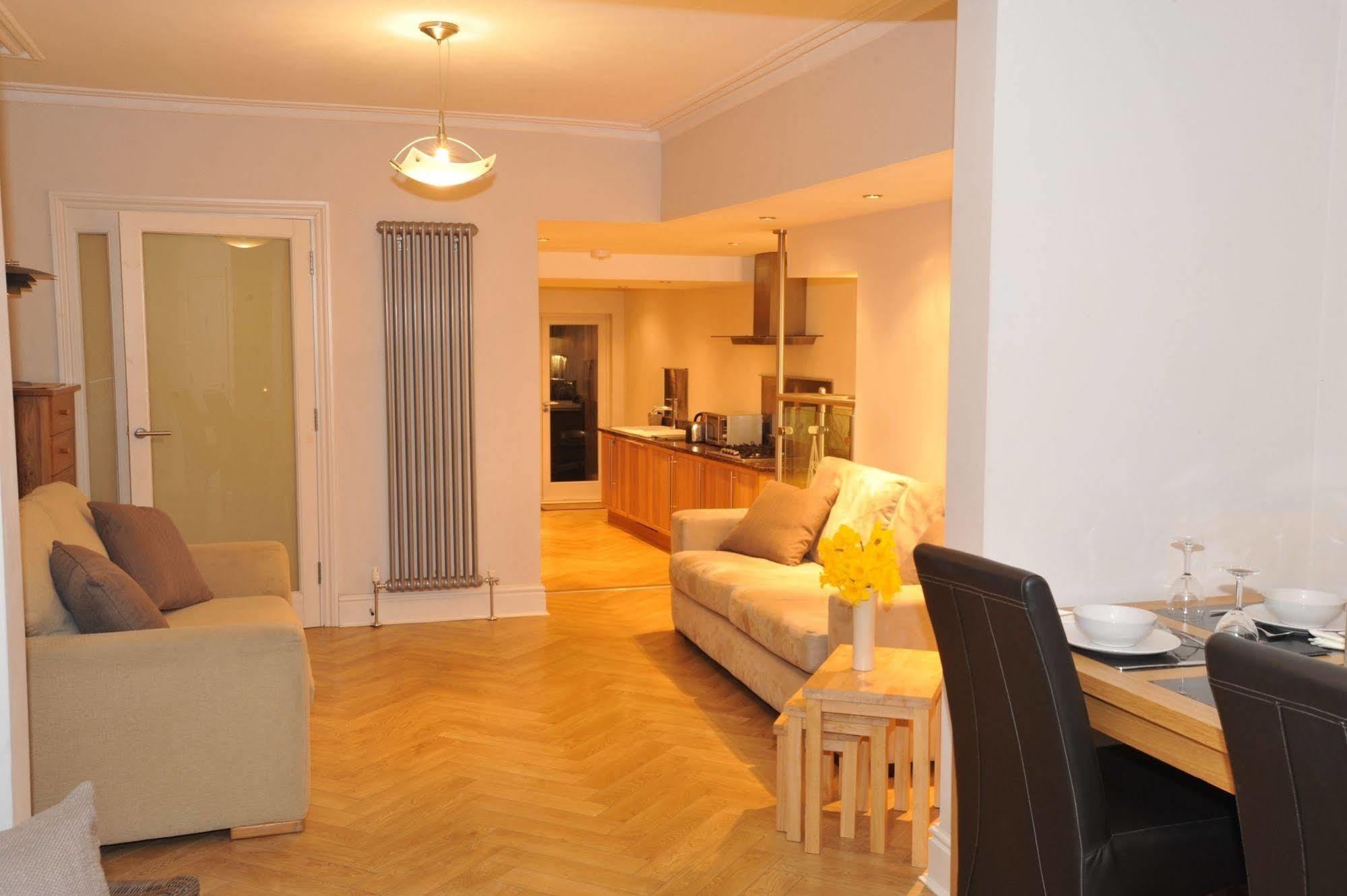 Chester Apartments Экстерьер фото